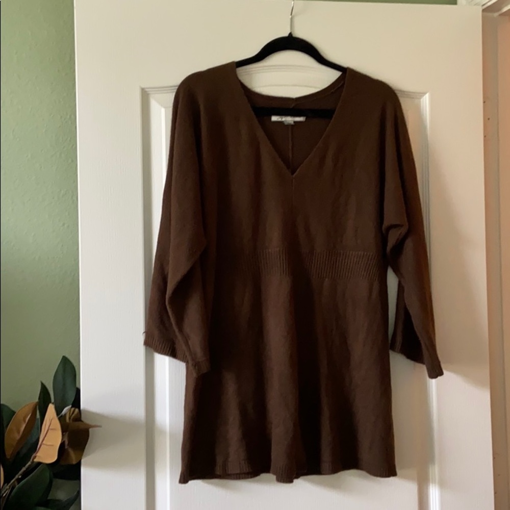 Brown 3/4 sleeve sweater